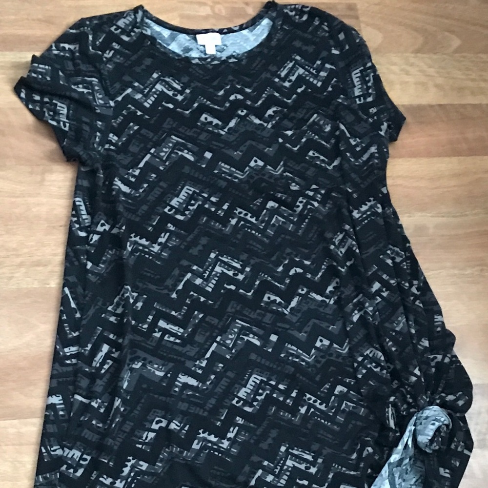 Lularoe EUC Carly Black and Gray
